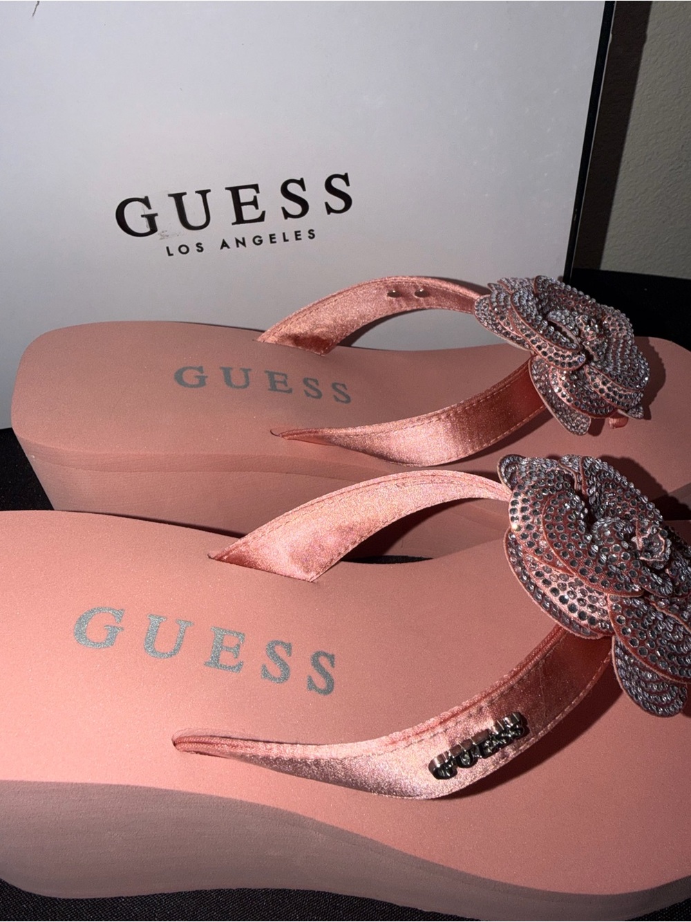 💓 GUESS “Damani” Pink Crystal Floral Platform Sandals 🌺